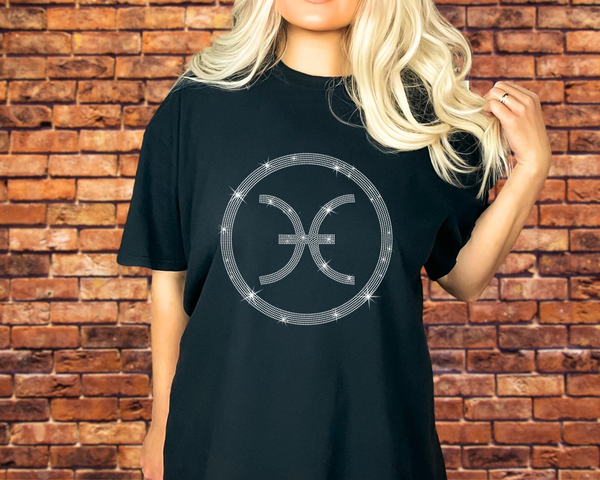 Rhinestone Pisces T-Shirt: Retro Zodiac Birthday Gift Main image